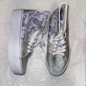 Sk8-Hi Tapered women’s white and silver purple